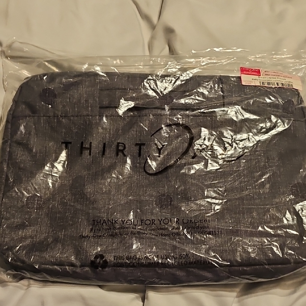 Thirty One Small Laptop Case - Picture 5 of 6